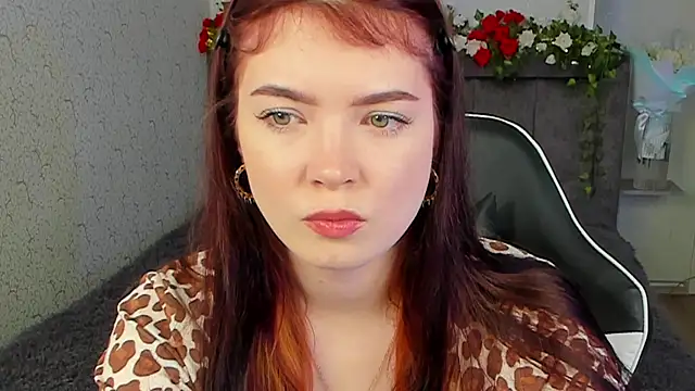 MelissaMay   online show from June 19, 2026, 10:15 pm