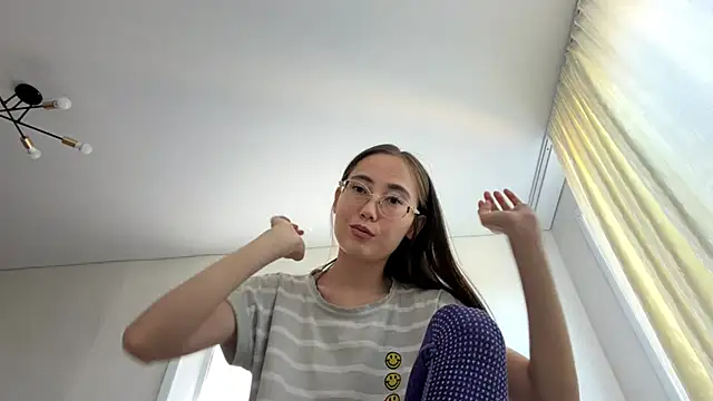 VickieTrudo online show from July 6, 2026, 7:37 am
