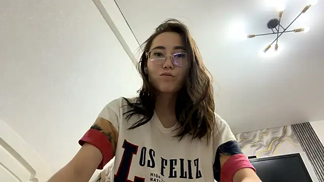 VickieTrudo online show from June 29, 2026, 9:14 pm