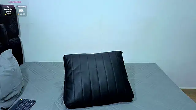 Luke Muscle online show from July 1, 2026, 12:44 am