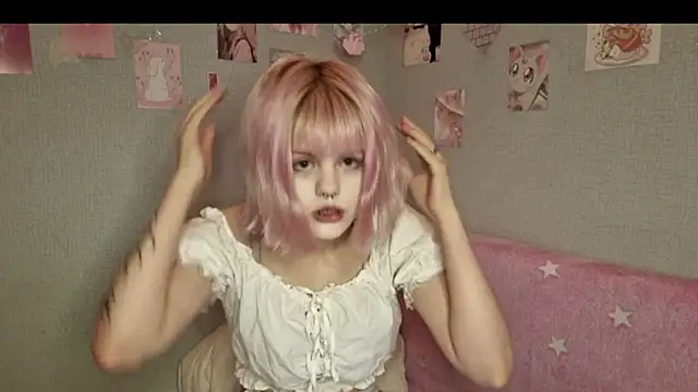 VelvetAlice online show from July 8, 2026, 8:31 pm