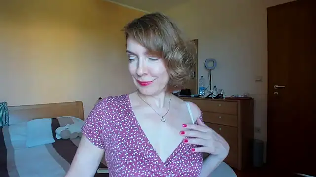 SummerLiza online show from June 15, 2026, 3:01 pm