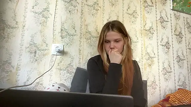 SusanaLeichty online show from June 18, 2026, 2:11 pm