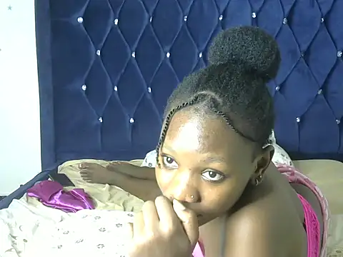 Snapshot of Sexy_caramel04 chatting on June 5, 2026, 5:34 am Sexy caramel04 online show from June 5, 2026, 5:34 am