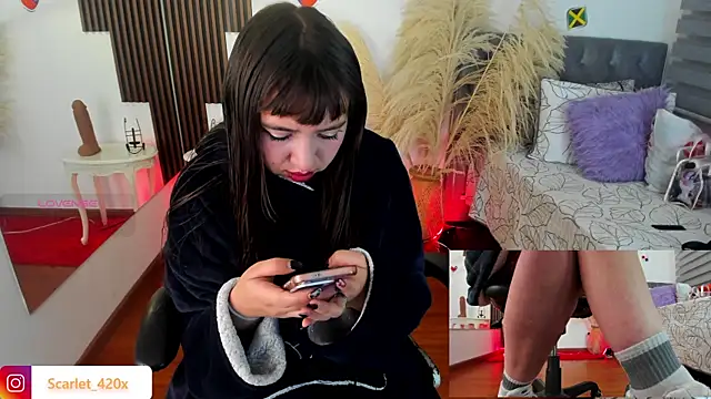 Scarlett  Cooper  1 online show from July 1, 2026, 12:05 pm