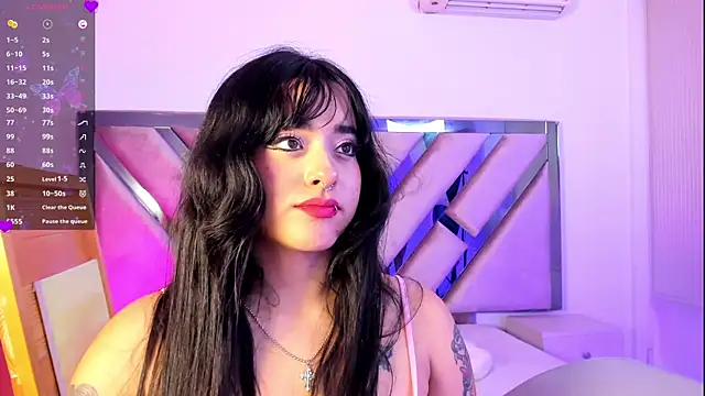 Elena Tylor online show from June 14, 2026, 2:24 am