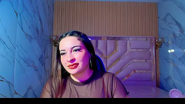 Snapshot of Kiara_Moon_r chatting on July 4, 2026, 3:13 am Kiara Moon r online show from July 4, 2026, 3:13 am