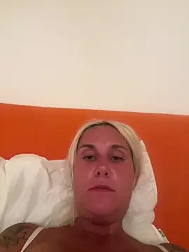 Sofia beee online show from July 4, 2026, 11:20 pm