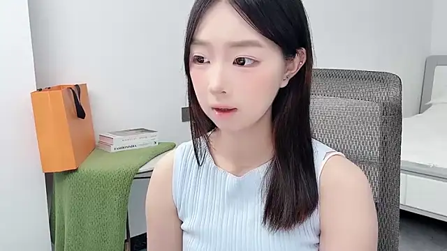 Yoyo33355 online show from June 7, 2026, 3:34 am
