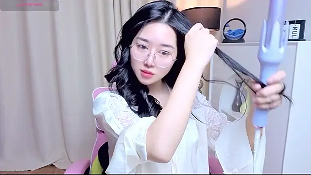miuu6868 online show from June 12, 2026, 2:31 am