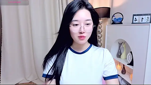 miuu6868 online show from June 15, 2026, 2:23 am