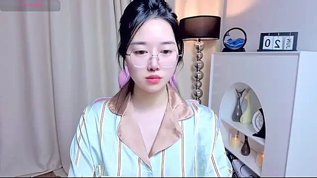 miuu6868 online show from June 20, 2026, 2:16 am