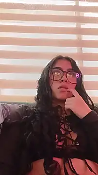 Snapshot of Kimdyy_ chatting on July 3, 2026, 7:42 pm Kimdyy online show from July 3, 2026, 7:42 pm