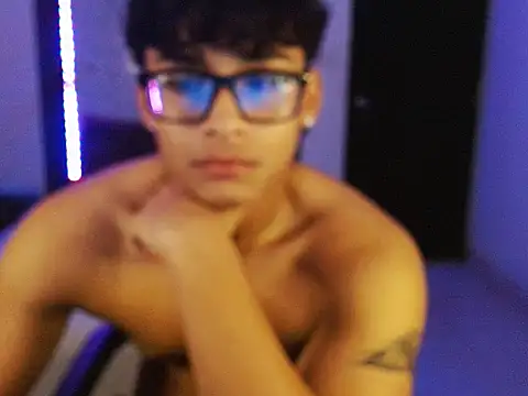 Mr yisuzz online show from May 26, 2026, 11:08 am