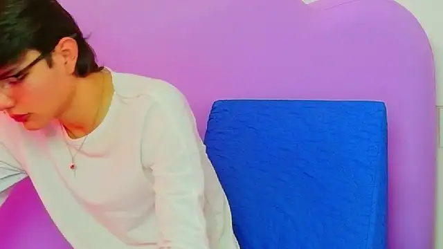 Liamdelrey online show from June 27, 2026, 3:29 pm