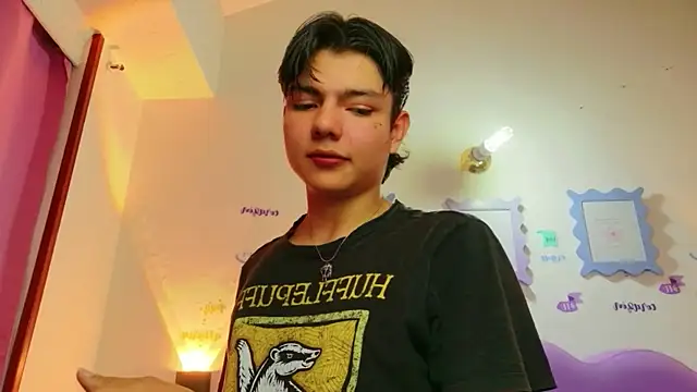 Liamdelrey online show from July 10, 2026, 4:56 am