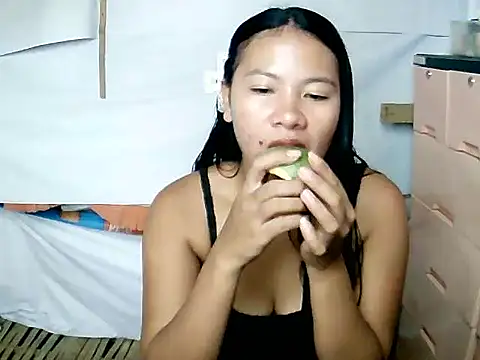 spicy2000  online show from May 27, 2026, 3:25 am