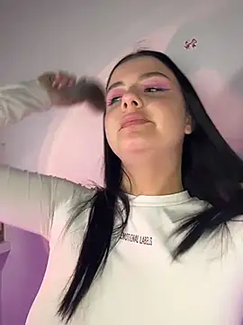 QueenL0la online show from May 31, 2026, 4:46 pm