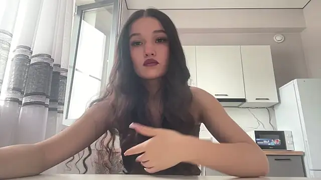 LisetteParajon online show from June 19, 2026, 5:46 am