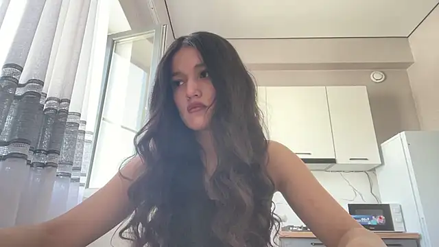 LisetteParajon online show from June 29, 2026, 5:14 am