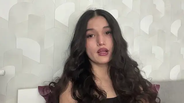 LisetteParajon online show from July 8, 2026, 5:08 am