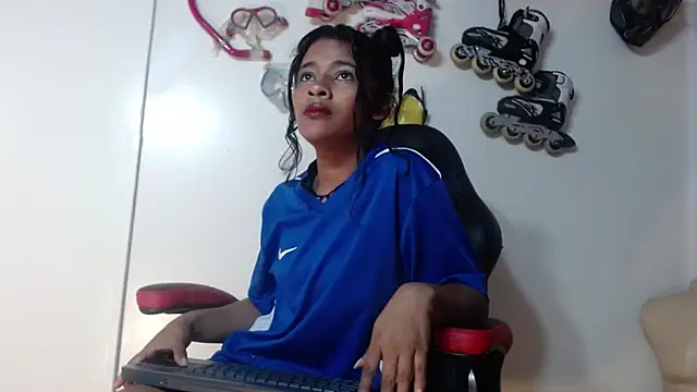  QueenMarilyn online show from June 24, 2026, 7:11 pm