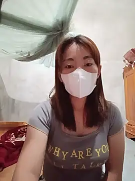 -Trinina- online show from June 10, 2026, 3:46 pm