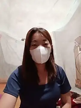 -Trinina- online show from June 18, 2026, 3:39 pm