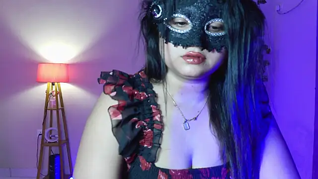 Red Heart  online show from July 16, 2026, 5:54 pm