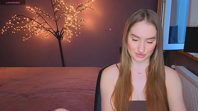 AlisaFoxis online show from July 6, 2026, 5:37 pm