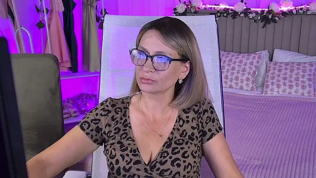LioraVale online show from July 10, 2026, 3:56 pm