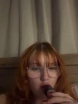 Snapshot of BunnyandBrookes_ chatting on June 18, 2026, 11:54 pm BunnyandBrookes online show from June 18, 2026, 11:54 pm