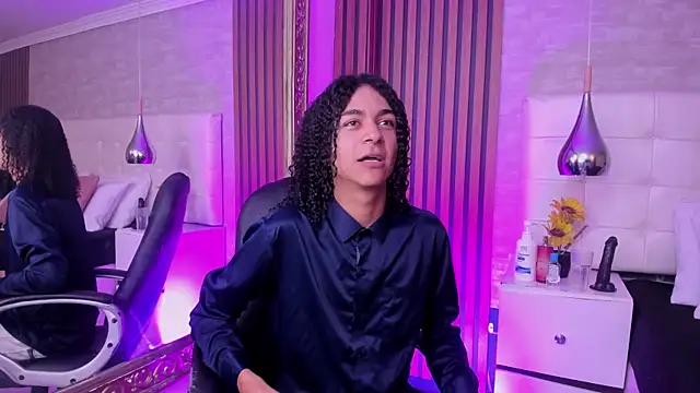 KyleeSmiith online show from June 26, 2026, 4:07 am