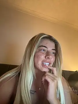 TaysummerB online show from July 4, 2026, 9:30 pm