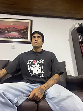 Crisloverrr online show from July 6, 2026, 1:34 am