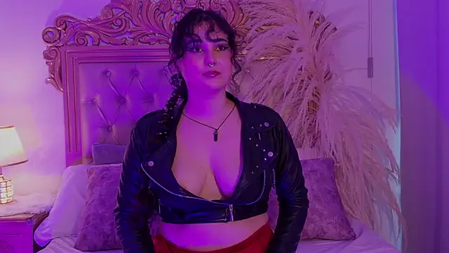 SerenaBlazze online show from June 24, 2026, 2:26 pm