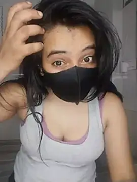 hottyplak online show from July 15, 2026, 4:41 am