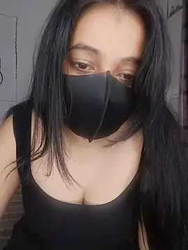 hottyplak online show from July 9, 2026, 12:04 pm