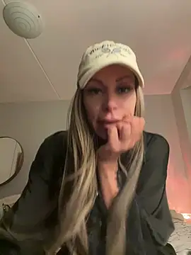 Sexybosslady online show from July 7, 2026, 9:40 pm