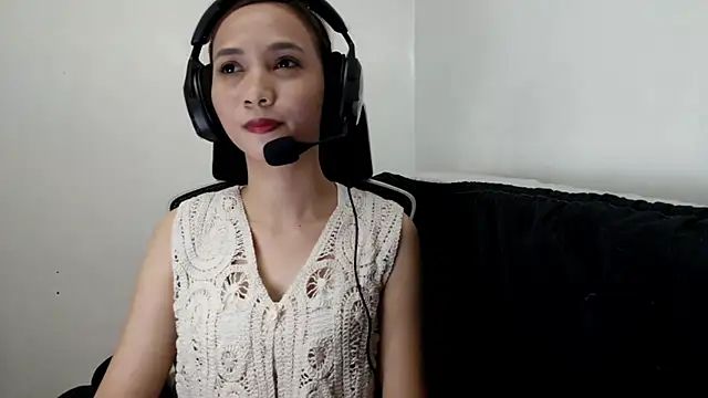 IvoryMadeiros online show from June 27, 2026, 7:25 am