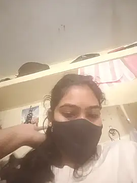 Cute-girlyy online show from July 11, 2026, 4:24 am