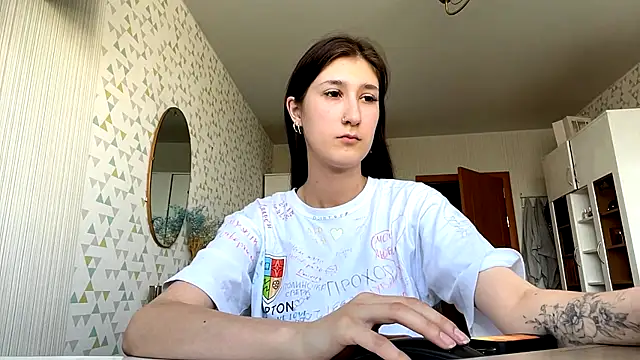 HildegardGallaty online show from July 13, 2026, 1:32 pm