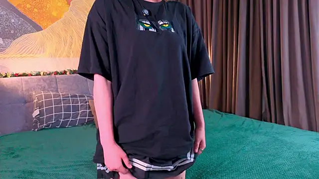 RubyCrystel online show from July 6, 2026, 12:17 am