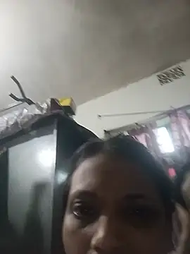 Moyna 52 online show from July 4, 2026, 3:35 am