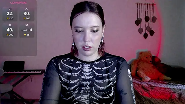 Snapshot of ember_lune chatting on July 14, 2026, 8:30 am ember lune online show from July 14, 2026, 8:30 am