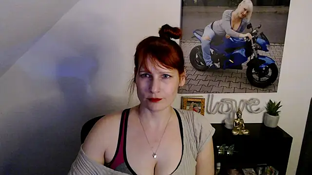 GileraBabe online show from July 9, 2026, 6:51 pm