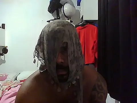 Leodlc online show from July 3, 2026, 7:42 pm