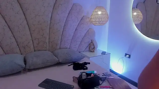lucycarson  online show from July 9, 2026, 2:56 am