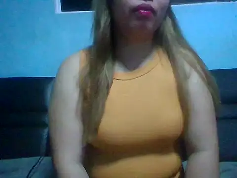 Snapshot of scarlette69xx chatting on July 6, 2026, 1:40 pm scarlette69xx online show from July 6, 2026, 1:40 pm