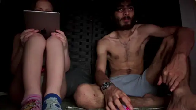 1rumcouple online show from July 7, 2026, 5:32 am